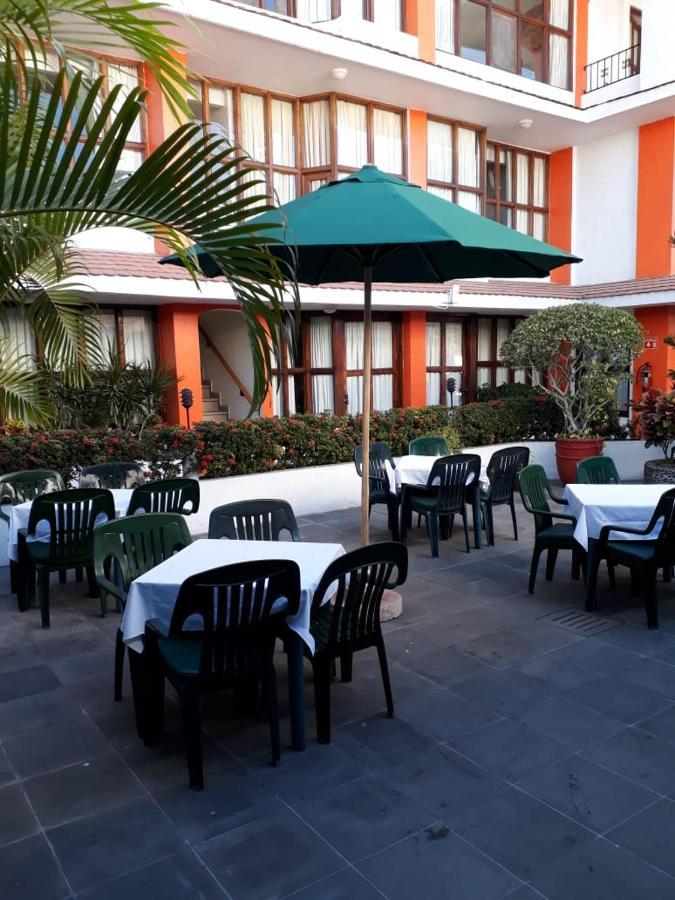 Hotel La Pergola Manzanillo Buitenkant foto
